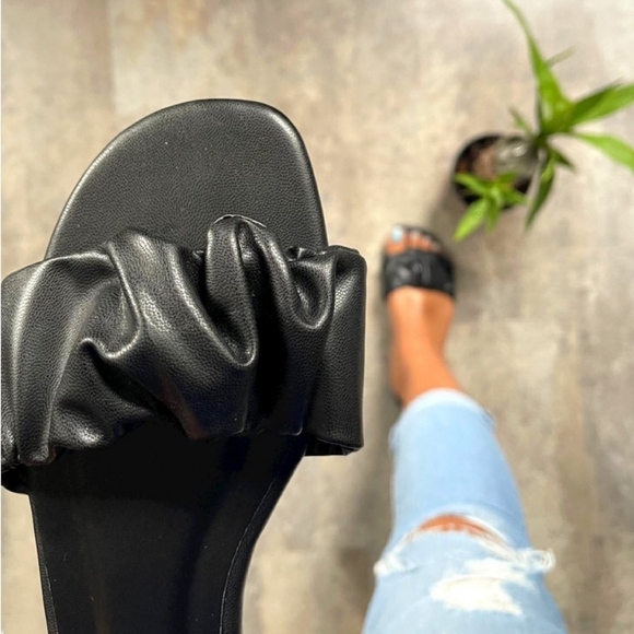 Just In 💓 black Saturday night 🌙 - Picture 3 of 4